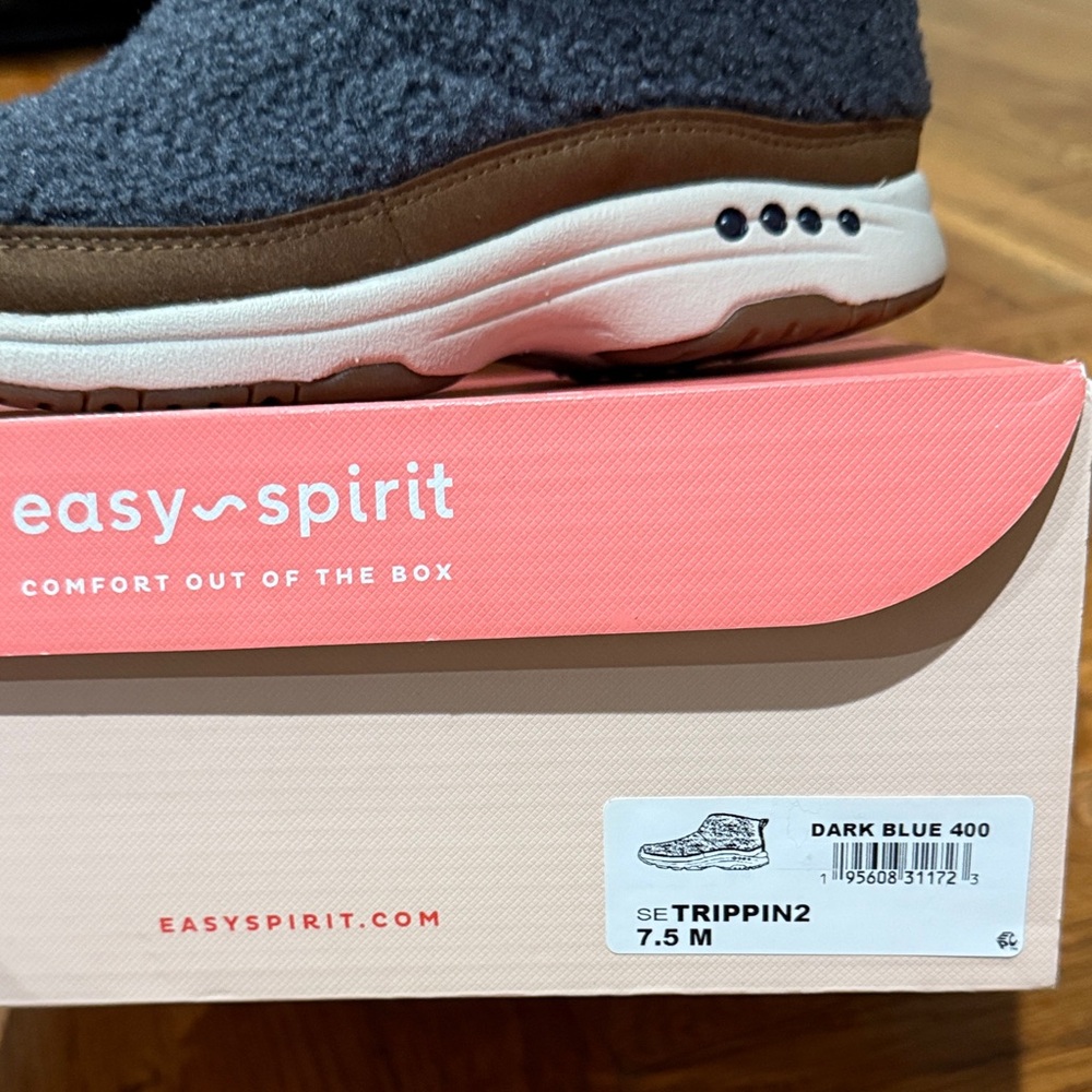 Easy Spirit Navy and Brown Ankle Boots - Picture 6 of 6